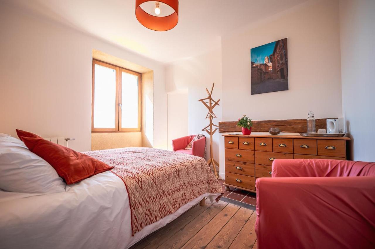 Chambres Et Table D'Hotes - Les Jardins De La Longagne Saussenac Bagian luar foto